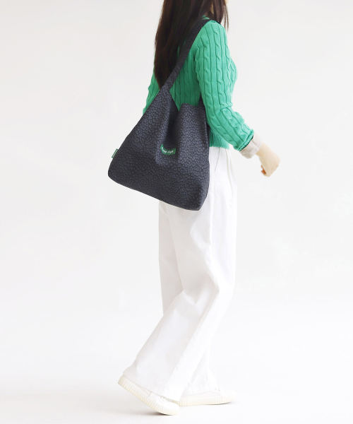 GREEN STUFF（グリーンスタッフ）の「boxy bag 53 - leopard black（エコバッグ/サブバッグ・レディース・その他・FREE）」の4枚目の写真