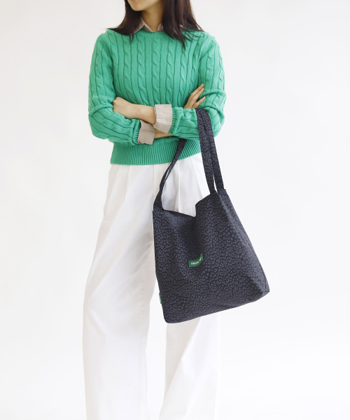 GREEN STUFF（グリーンスタッフ）の「boxy bag 53 - leopard black（エコバッグ/サブバッグ・レディース・その他・FREE）」の5枚目の写真