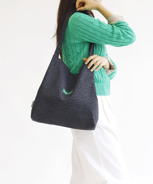 GREEN STUFF（グリーンスタッフ）の「boxy bag 53 - leopard black（エコバッグ/サブバッグ・レディース・その他・FREE）」の6枚目の写真