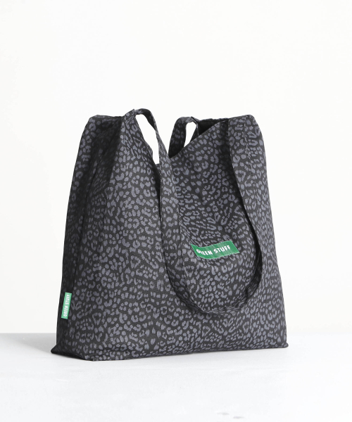 GREEN STUFF（グリーンスタッフ）の「boxy bag 53 - leopard black（エコバッグ/サブバッグ・レディース・その他・FREE）」の9枚目の写真
