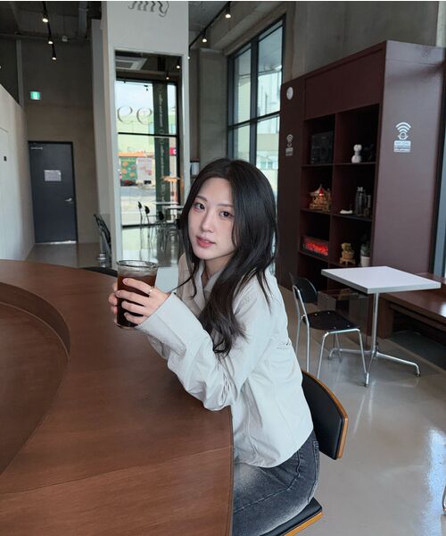 Majournee（マジョネ）の「UNREAL COLLAR SHIRT_GREY（シャツ/ブラウス・レディース・その他・SMALL/MEDIUM）」の2枚目の写真