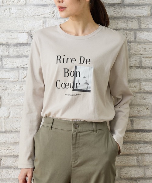 Honeys（ハニーズ）の「フォトプリントＴシャツ（Tシャツ/カットソー・レディース・スミクロ/オフホワイト/ダークブラウン/グレイッシュベージュ/ラベンダー・M/LL/L）」の4枚目の写真