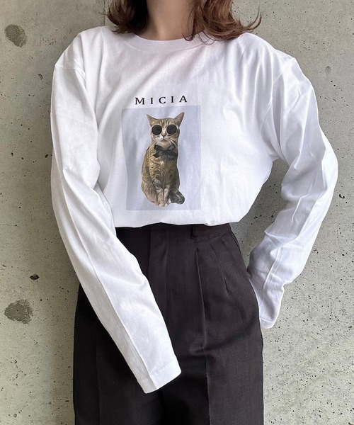 etta(エタ)の「子猫プリントロンT/長袖Tシャツ(Tシャツ/カットソー・レディース・ホワイト・MEDIUM/LARGE/X-LARGE/SMALL)」の2枚目の写真