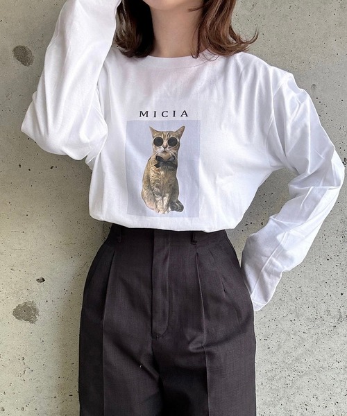 etta(エタ)の「子猫プリントロンT/長袖Tシャツ(Tシャツ/カットソー・レディース・ホワイト・MEDIUM/LARGE/X-LARGE/SMALL)」の3枚目の写真
