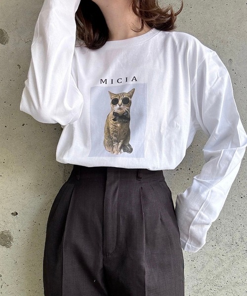 etta(エタ)の「子猫プリントロンT/長袖Tシャツ(Tシャツ/カットソー・レディース・ホワイト・MEDIUM/LARGE/X-LARGE/SMALL)」の4枚目の写真