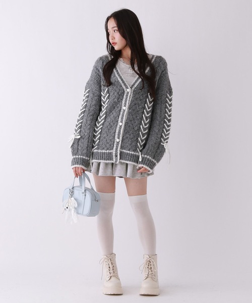 repipi armario（レピピ アルマリオ）の「【2WAY】チャーム付きミニボストンバッグ（ショルダーバッグ・レディース・サックスブルー/ブラック/アイボリー・ONE SIZE）」の8枚目の写真