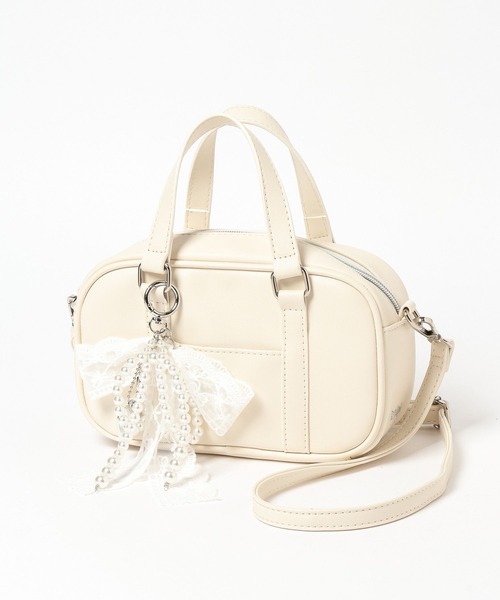 repipi armario（レピピ アルマリオ）の「【2WAY】チャーム付きミニボストンバッグ（ショルダーバッグ・レディース・サックスブルー/ブラック/アイボリー・ONE SIZE）」の9枚目の写真