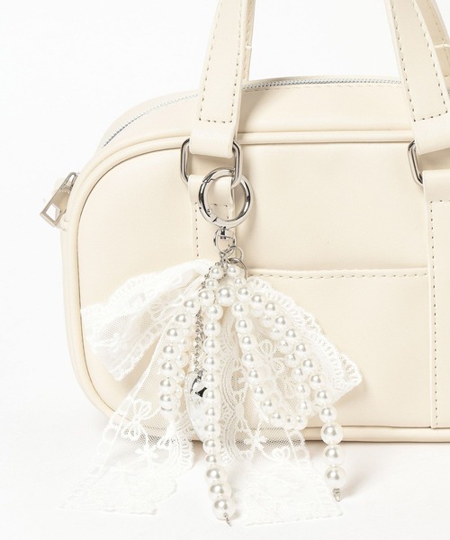 repipi armario（レピピ アルマリオ）の「【2WAY】チャーム付きミニボストンバッグ（ショルダーバッグ・レディース・サックスブルー/ブラック/アイボリー・ONE SIZE）」の16枚目の写真