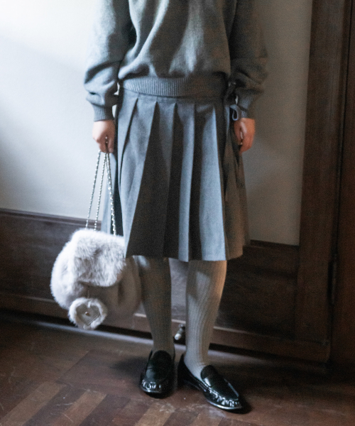 TTUDEMENT(トュードメント)の「RIBBON TIE PLEATED MIDI SKIRT GREY(スカート・レディース・その他・S)」の2枚目の写真