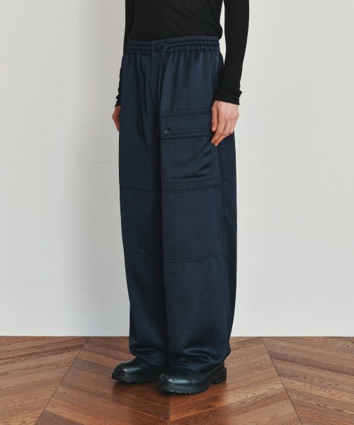 HEUTE(ホイテ)の「HET SILKY BANDING PANTS (NAVY)(その他パンツ・メンズ・ネイビー・M/L)」の2枚目の写真