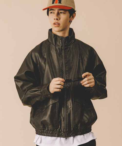 FREAK'S STORE(フリークスストア)の「ウォッシュ加工 レザレッド スタンドカラー ジップアップ ショートブルゾン(ブルゾン・メンズ・ブラウン/ブラック/ベージュ・LARGE/MEDIUM)」の10枚目の写真