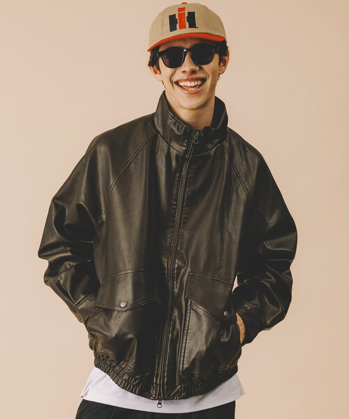 FREAK'S STORE（フリークスストア）の「ウォッシュ加工 レザレッド スタンドカラー ジップアップ ショートブルゾン（ブルゾン・メンズ・ブラウン/ブラック/ベージュ・LARGE/MEDIUM）」の5枚目の写真