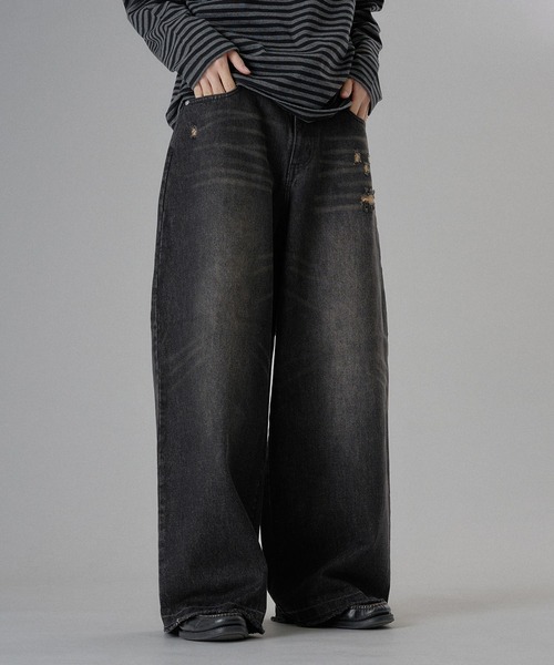 ONCILY（オンシェリー）の「【セットアップ可能】DOT LEATHER PATCH WIDE STRAIGHT DENIM PANTS / ドットレザーパッチワイドストレートデニムパンツ（デニムパンツ・メンズ・インディゴブルー/ブラック・SMALL/MEDIUM/LARGE）」の3枚目の写真
