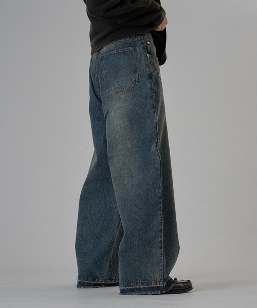 ONCILY（オンシェリー）の「【セットアップ可能】DOT LEATHER PATCH WIDE STRAIGHT DENIM PANTS / ドットレザーパッチワイドストレートデニムパンツ（デニムパンツ・メンズ・インディゴブルー/ブラック・SMALL/MEDIUM/LARGE）」の21枚目の写真