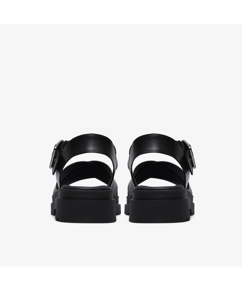 Clarks(クラークス)の「Orinoco3 Cross / オリノコ3クロス (ブラックレザー)(サンダル・レディース・ブラック・UK4.5/UK4/UK3.5/UK3/UK6/UK5.5/UK5)」の5枚目の写真