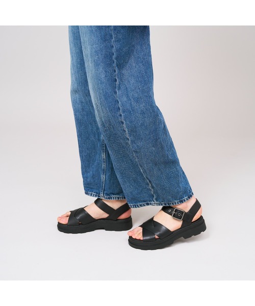 Clarks(クラークス)の「Orinoco3 Cross / オリノコ3クロス (ブラックレザー)(サンダル・レディース・ブラック・UK4.5/UK4/UK3.5/UK3/UK6/UK5.5/UK5)」の17枚目の写真
