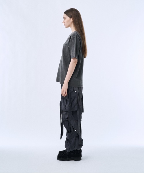 PHILTHEORY(フィルセオリー)の「Metal button henly neck T-shirts / メタルボタンヘンリーネックT(Tシャツ/カットソー・メンズ・チャコールグレー/ブラウン・1/3/2)」の4枚目の写真