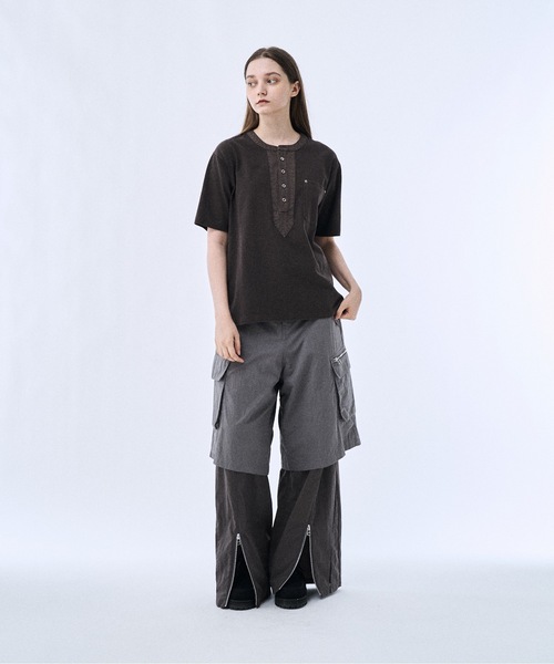 PHILTHEORY(フィルセオリー)の「Metal button henly neck T-shirts / メタルボタンヘンリーネックT(Tシャツ/カットソー・メンズ・チャコールグレー/ブラウン・1/3/2)」の12枚目の写真