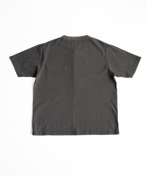 PHILTHEORY(フィルセオリー)の「Metal button henly neck T-shirts / メタルボタンヘンリーネックT(Tシャツ/カットソー・メンズ・チャコールグレー/ブラウン・1/3/2)」の17枚目の写真