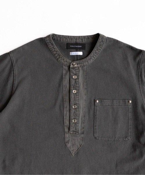PHILTHEORY(フィルセオリー)の「Metal button henly neck T-shirts / メタルボタンヘンリーネックT(Tシャツ/カットソー・メンズ・チャコールグレー/ブラウン・1/3/2)」の18枚目の写真