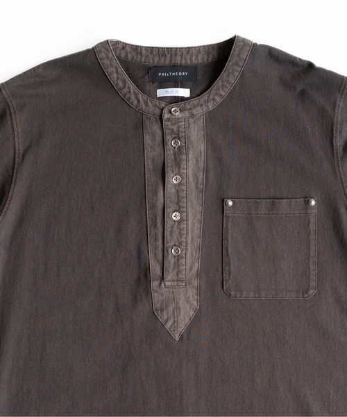 PHILTHEORY(フィルセオリー)の「Metal button henly neck T-shirts / メタルボタンヘンリーネックT(Tシャツ/カットソー・メンズ・チャコールグレー/ブラウン・1/3/2)」の22枚目の写真