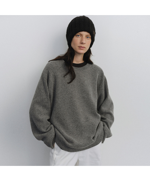 URAGO(ユラーゴ)の「Wool raglan boxy knit(ニット/セーター・レディース・チャコールグレー/ブルー/ライトイエロー・FREE)」の1枚目の写真