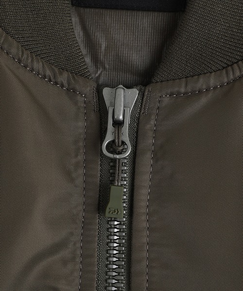 DAIWA PIER39（ダイワピア39）の「DAIWA PIER39 / ダイワ ピアサーティナイン：TECH 2WAY MA-1 DOWN JACKET：BW-40025W[PIE]（ダウンジャケット/コート・メンズ・カーキ系・M）」の3枚目の写真