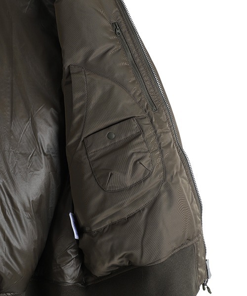 DAIWA PIER39（ダイワピア39）の「DAIWA PIER39 / ダイワ ピアサーティナイン：TECH 2WAY MA-1 DOWN JACKET：BW-40025W[PIE]（ダウンジャケット/コート・メンズ・カーキ系・M）」の7枚目の写真