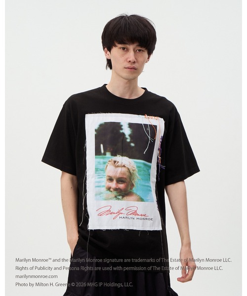 DISCOVERED（ディスカバード）の「MARILYN MONROE TEE (POOL)（パーカー・メンズ・ブラック/ホワイト・SMALL/LARGE）」の2枚目の写真