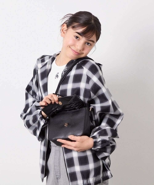 a.v.v（アーヴェヴェ）の「[KIDS]ダブルリボンショルダー（ショルダーバッグ・キッズ・ホワイト/ブラック・120）」の6枚目の写真