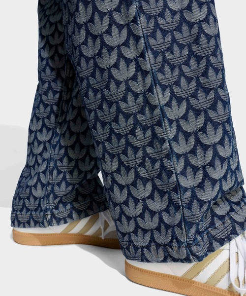 adidas（アディダス）の「デニム ルーズ モノグラム パンツ / アディダスオリジナルス adidas Originals（デニムパンツ・メンズ・ブルー・38inch/36inch/35inch/34inch/33inch/32inch/30inch/40inch/28inch）」の4枚目の写真