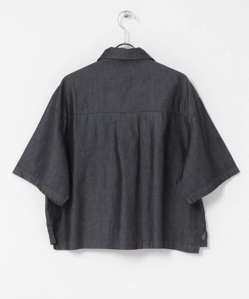 ITEMS URBANRESEARCH（アイテムズ アーバンリサーチ）の「レーヨンデニム半袖シャツ（シャツ/ブラウス・レディース・ブラック/ワンウォッシュ・FREE）」の3枚目の写真