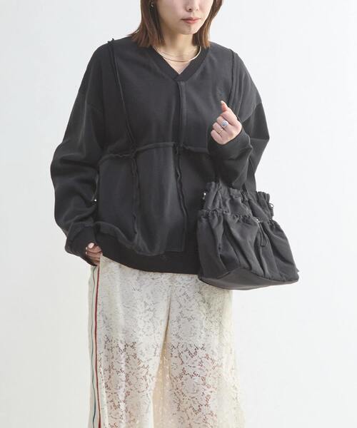 CONVERSE TOKYO(コンバーストウキョウ)の「PATCHWORK CUT-OFF TOP(Tシャツ/カットソー・レディース・グレー/ブラック・MEDIUM/SMALL)」の3枚目の写真