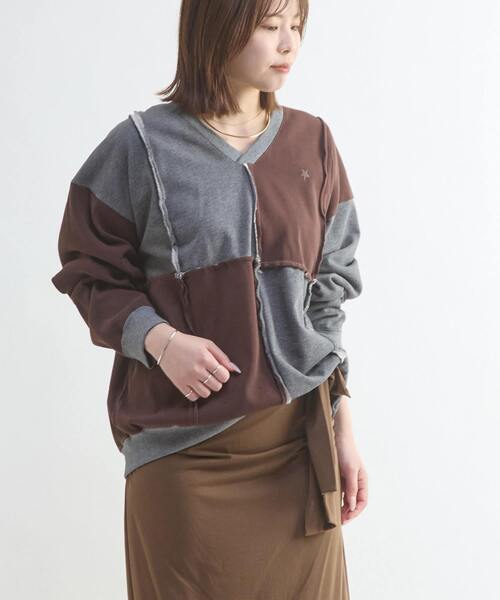 CONVERSE TOKYO(コンバーストウキョウ)の「PATCHWORK CUT-OFF TOP(Tシャツ/カットソー・レディース・グレー/ブラック・MEDIUM/SMALL)」の9枚目の写真