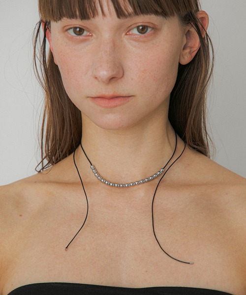 LAPUIS(ラピュイ)の「LAPUIS(ラピュイ)Metal Beads choker(チョーカー・レディース・シルバー/ゴールド・FREE)」の2枚目の写真