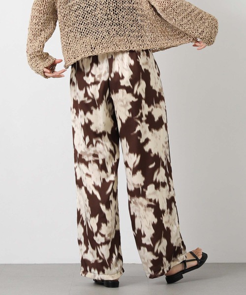 Gready Brilliant（グレディブリリアン）の「ぼかしフラワーワイドパンツ（その他パンツ・レディース・ブラウン系/イエロー系・FREE）」の9枚目の写真