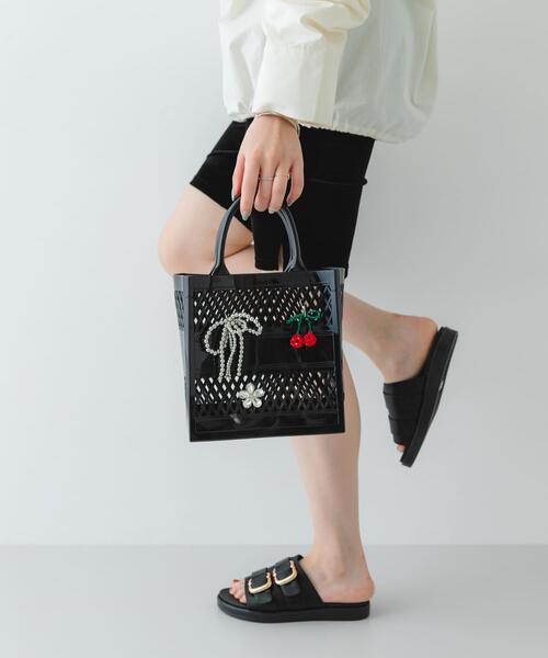 RODE SKO（ロデスコ）の「チャームセットジェリーバッグ（ハンドバッグ・レディース・クリア/ライトブルー/ブラック・ONE）」の5枚目の写真