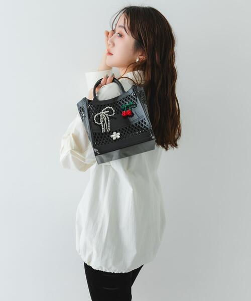 RODE SKO（ロデスコ）の「チャームセットジェリーバッグ（ハンドバッグ・レディース・クリア/ライトブルー/ブラック・ONE）」の6枚目の写真