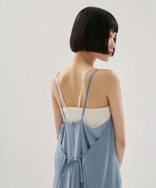 emmi(エミ)の「エプロンライクキャミワンピース(ワンピース・レディース・ブラック/ライトベージュ/ブルー・1/0)」の9枚目の写真