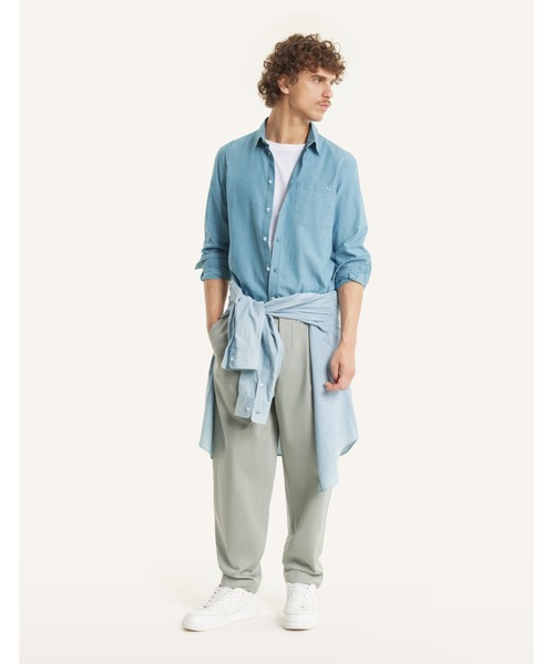 Maison Kitsune（メゾンキツネ）の「PROFILE FOX REGULAR SHIRT（シャツ/ブラウス・メンズ・ライトブルー・L/M/S/XL/XS）」の5枚目の写真