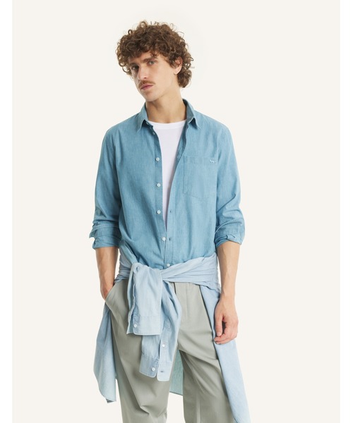 Maison Kitsune（メゾンキツネ）の「PROFILE FOX REGULAR SHIRT（シャツ/ブラウス・メンズ・ライトブルー・L/M/S/XL/XS）」の7枚目の写真