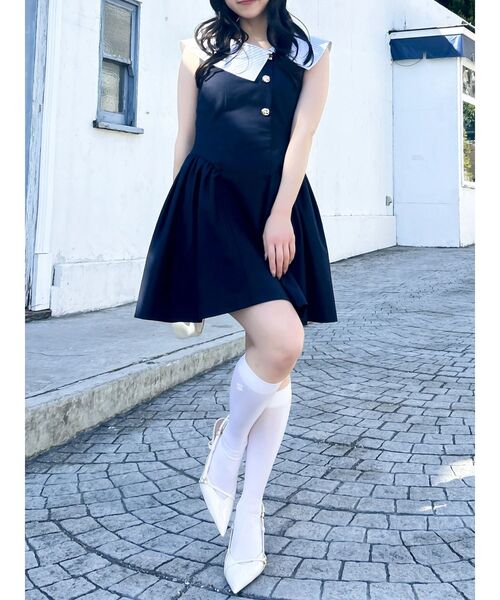 dazzlin(ダズリン)の「アシメフラットカラーミニワンピース(ワンピース・レディース・ベージュ/ネイビー/チャコールグレー・MEDIUM/SMALL)」の12枚目の写真