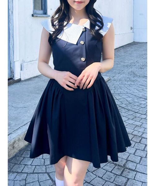 dazzlin(ダズリン)の「アシメフラットカラーミニワンピース(ワンピース・レディース・ベージュ/ネイビー/チャコールグレー・MEDIUM/SMALL)」の9枚目の写真
