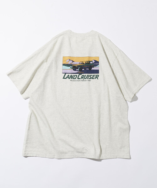 FREAK'S STORE(フリークスストア)の「リラックスフィット ランクル60 バックプリント ショートスリーブ クルーネックTシャツ/ランドクルーザー(Tシャツ/カットソー・メンズ・ライトグレー/ブラック/ベージュ/ホワイト/オリーブ・MEDIUM/LARGE/SMALL)」の14枚目の写真