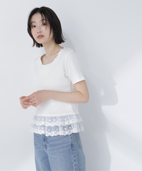 NATURAL BEAUTY BASIC（ナチュラルビューティーベーシック）の「レースドッキングフリルカットソー（Tシャツ/カットソー・レディース・グレー系その他/ブラック系その他2/オフホワイト・FREE）」の6枚目の写真