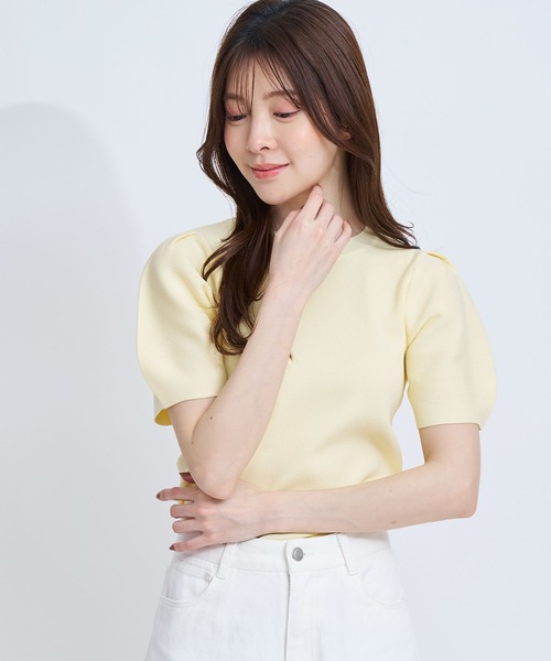 NOELA(ノエラ)の「パフスリーブ総針ニット(ニット/セーター・レディース・オフホワイト/イエロー/モカ/キャメル・フリー)」の8枚目の写真