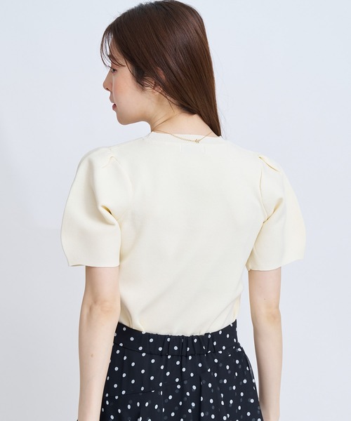 NOELA(ノエラ)の「パフスリーブ総針ニット(ニット/セーター・レディース・オフホワイト/イエロー/モカ/キャメル・フリー)」の17枚目の写真