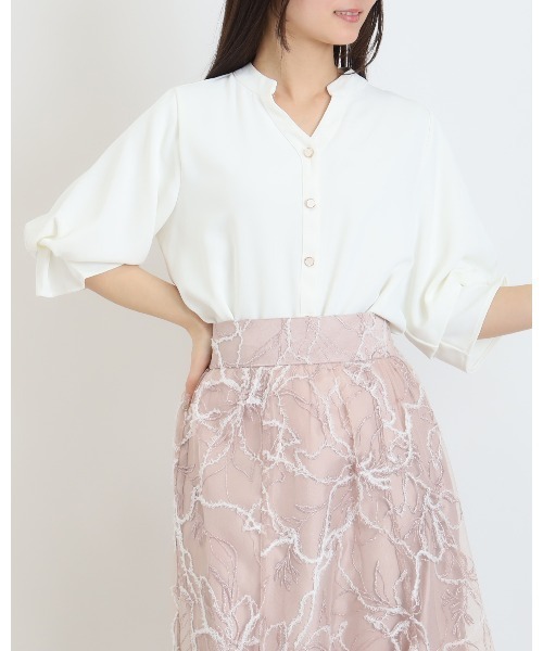 ASTORIA ODIER（アストリアオディール）の「とろみボリュームスリーブスキッパーブラウス（シャツ/ブラウス・レディース・ベージュ/ネイビー/ラベンダー/ホワイト・MEDIUM/LARGE）」の2枚目の写真