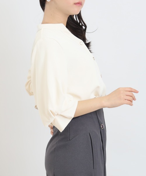 ASTORIA ODIER（アストリアオディール）の「とろみボリュームスリーブスキッパーブラウス（シャツ/ブラウス・レディース・ベージュ/ネイビー/ラベンダー/ホワイト・MEDIUM/LARGE）」の16枚目の写真