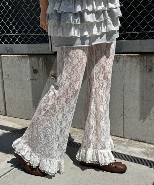 CIAOPANIC(チャオパニック)の「レースフレアレイヤードフリルパンツ(その他パンツ・レディース・ブラック/ホワイト/アイボリー・0/1)」の4枚目の写真